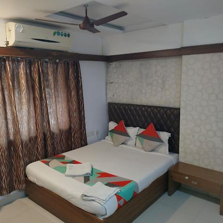 Hotel Khaleej Residency Near U S Embassy à Chennai Extérieur photo