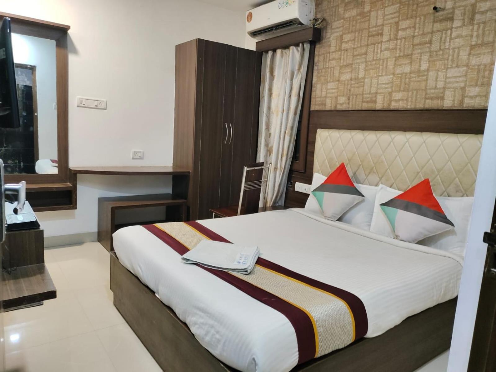 Hotel Khaleej Residency Near U S Embassy à Chennai Extérieur photo